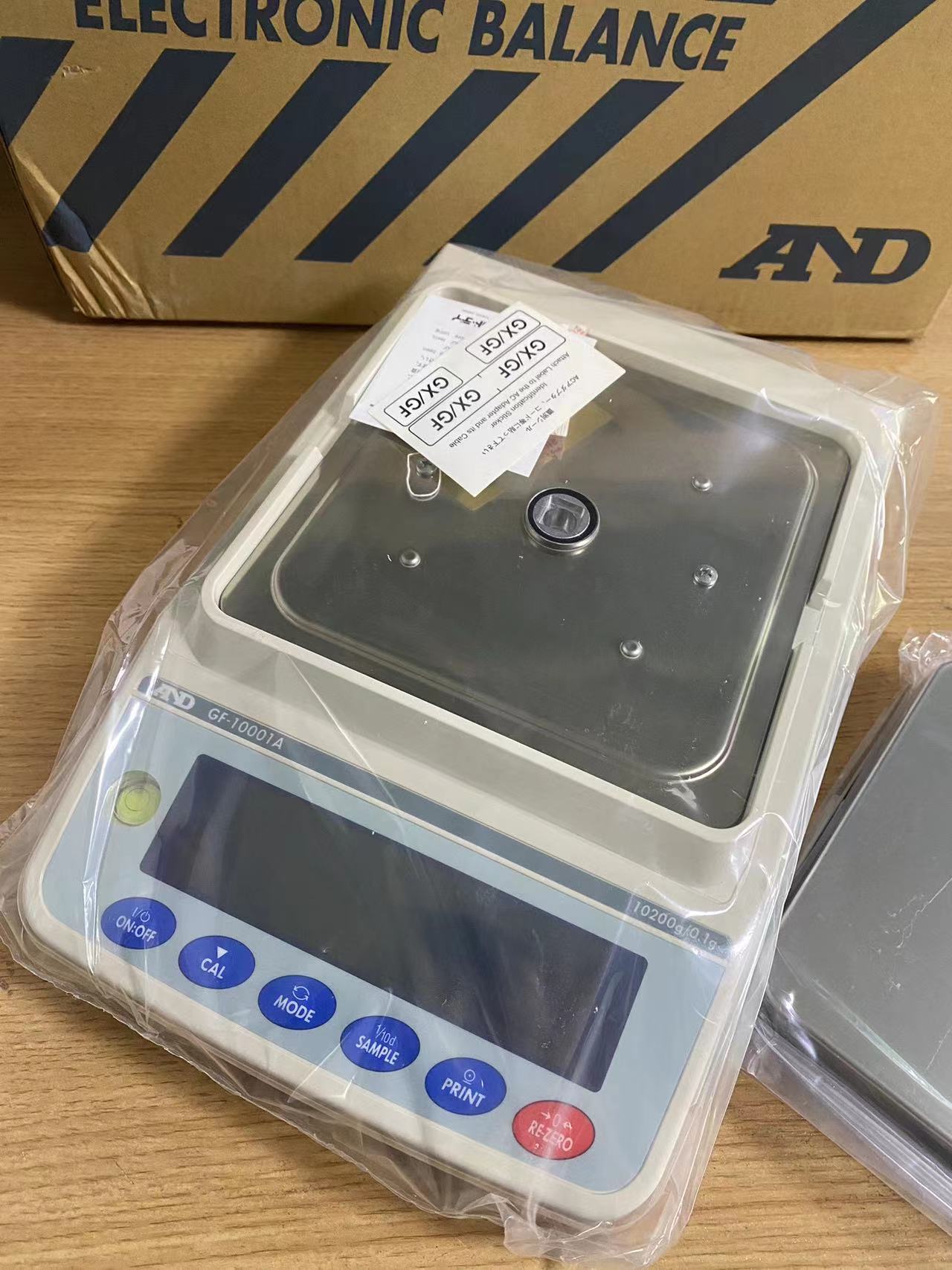 AND日本愛安得OIML 型帶外殼校準砝碼AD1603-100MF1